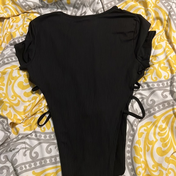 SHEIN L black bodysuit with open sides - Picture 3 of 4